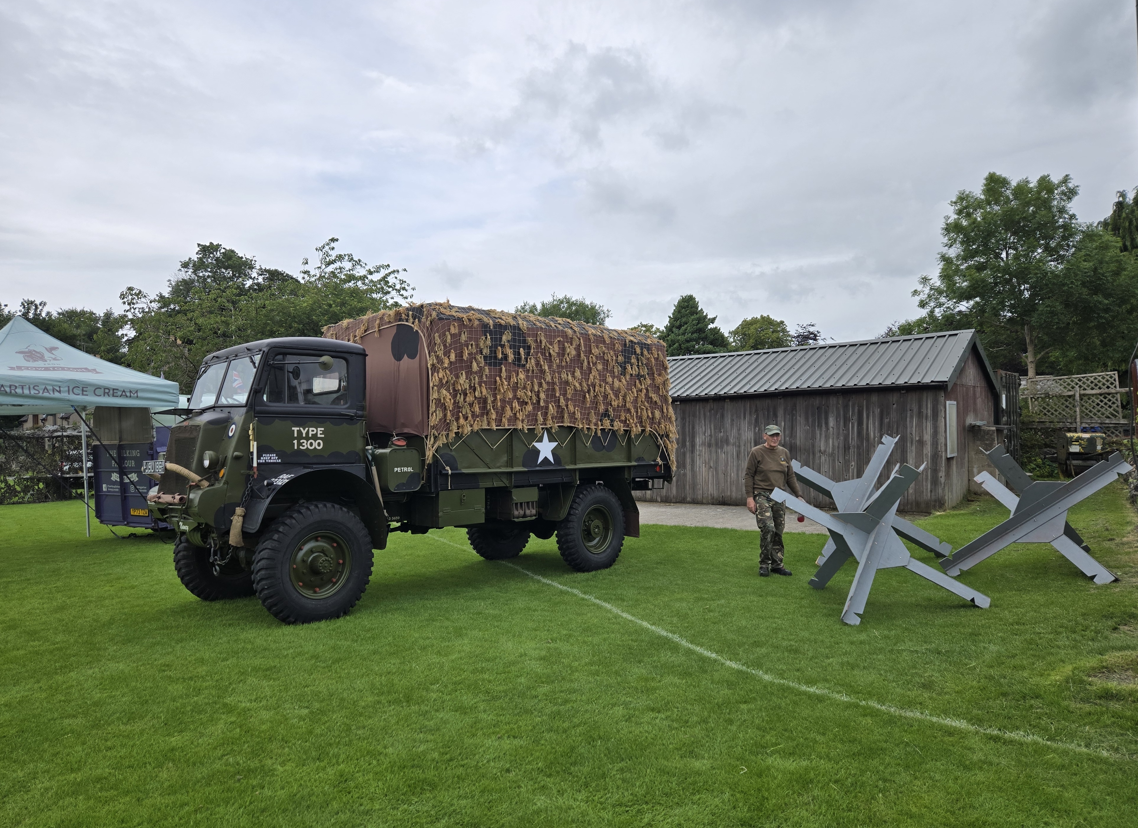 military field display - truck