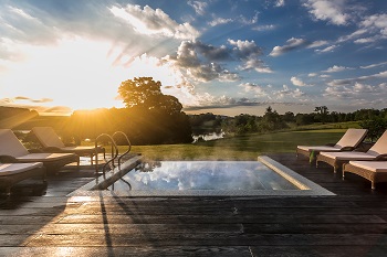 Outdoor spa pool