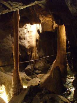 Stump Cross Caverns